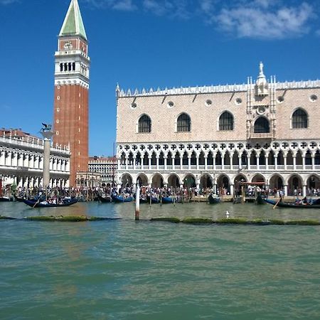 In Venice Back To San Marco Tourist Apartment Exterior foto