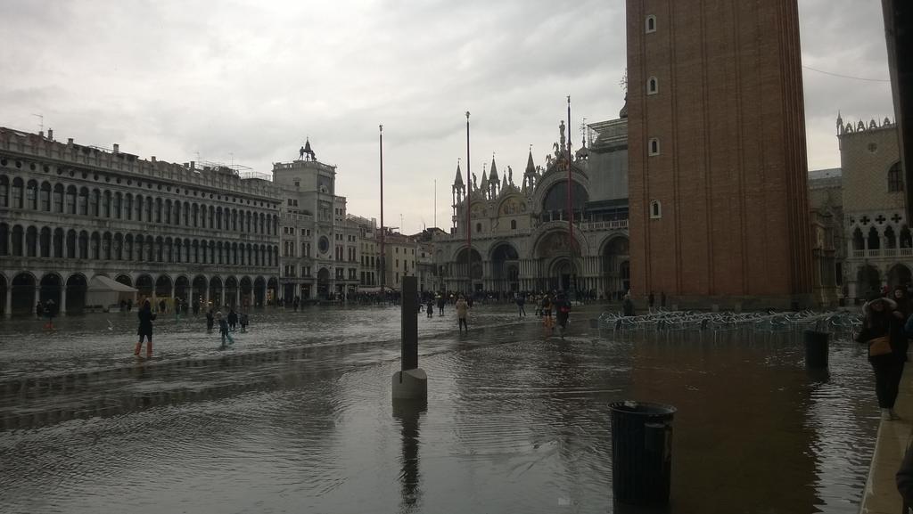 In Venice Back To San Marco Tourist Apartment Exterior foto