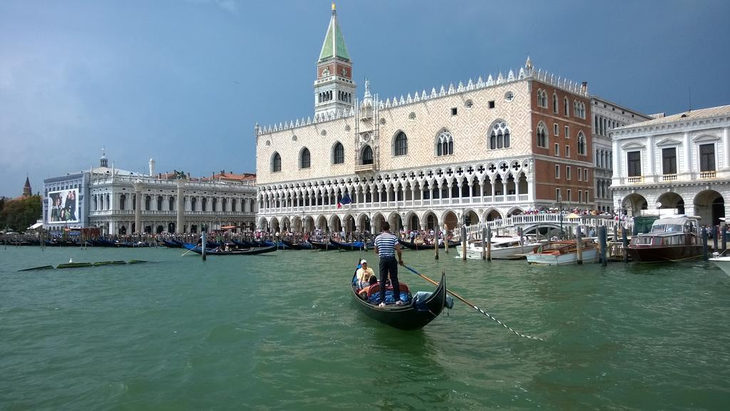 In Venice Back To San Marco Tourist Apartment Exterior foto